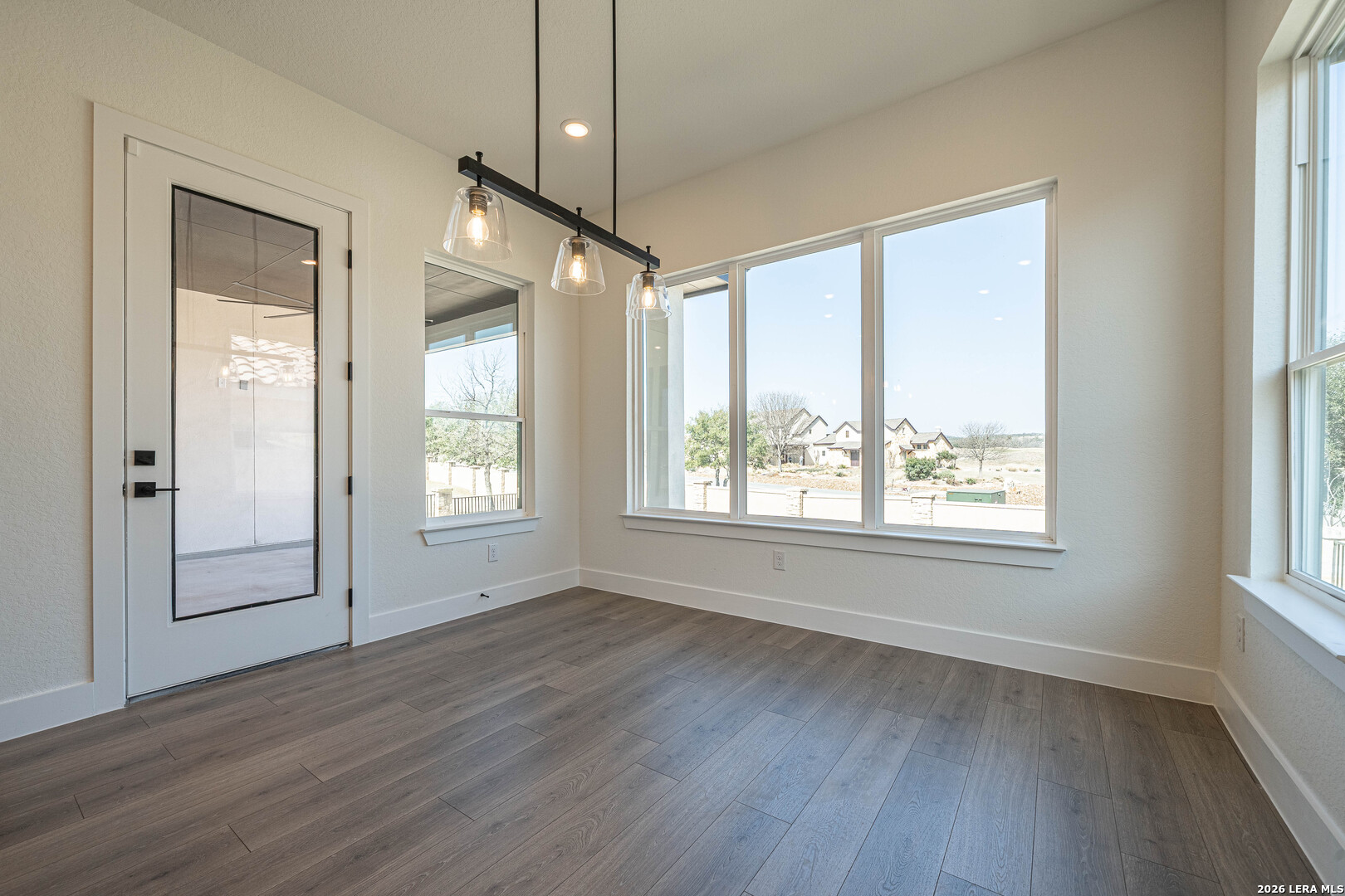 2044 Toscano Way Kerrville, TX 78028 - Photo 11 of 30 Gallery Image 11