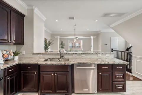 $455,000 | 2618 Enclave At Shady Acres Court, Houston, TX 77008