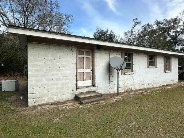$84,000 | 5690 Sunlight Road, Malone, FL 32445