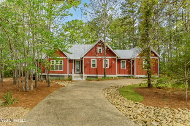 $824,900 | 49 Big Bay Boulevard, Lumberton, MS 39455