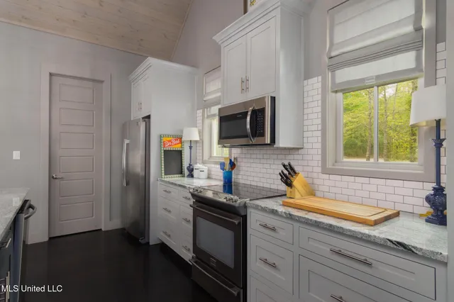 $824,900 | 49 Big Bay Boulevard, Lumberton, MS 39455