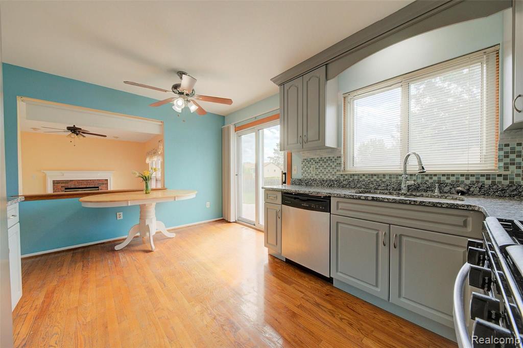1195 Paddington Road Canton, MI 48187 - Photo 10 of 38