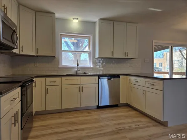 $199,900 | 2932 Godfrey Street, Belleville, IL 62226