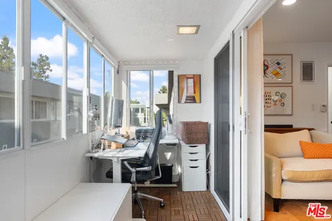 $499,000 | 315 North Hillcrest Boulevard, Unit 19, Inglewood, CA 90301