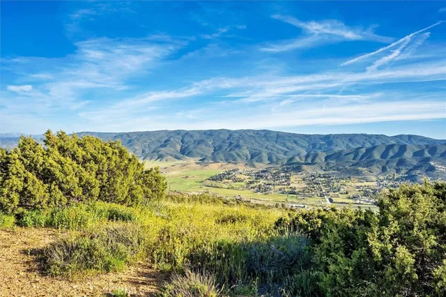 a view of a large building