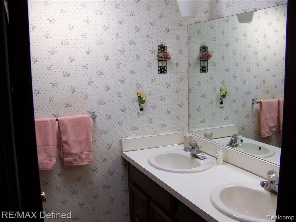 1771 Crooks Road Rochester, MI 48309 - Photo 13 of 14 1771 Crooks 013.jpg