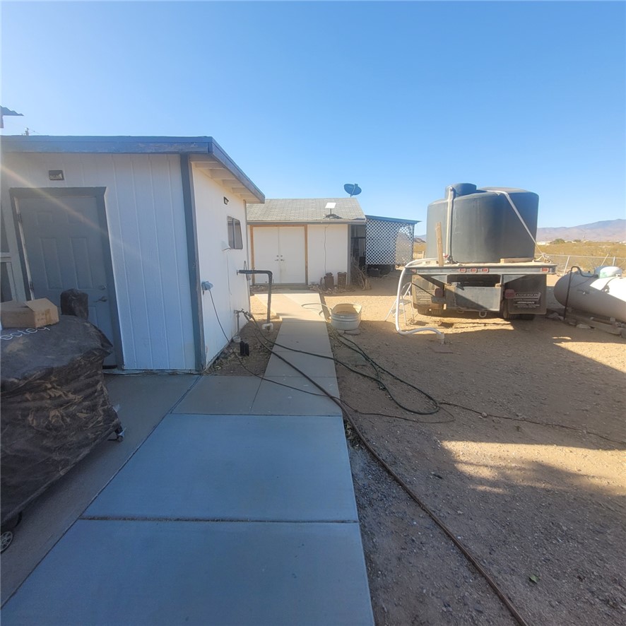 5182 Cordes Road Golden Valley, AZ 86413 - Photo 12 of 48