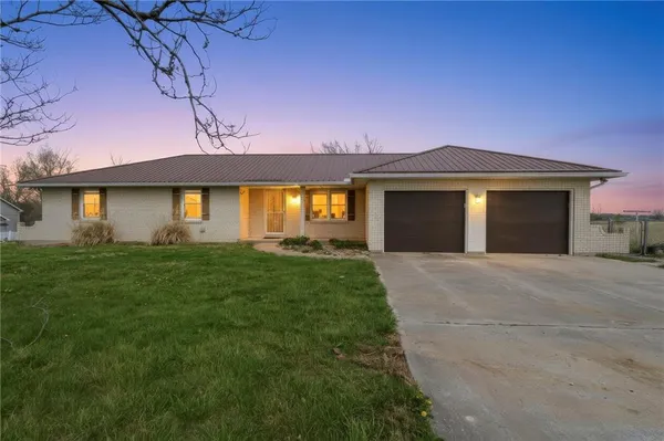 $460,000 | 14021 Cameron Road, Excelsior Springs, MO 64024