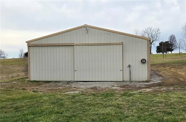 $460,000 | 14021 Cameron Road, Excelsior Springs, MO 64024