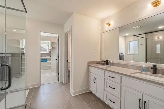 $585,000 | 7044 Glenn Lane, Parkville, MO 64152