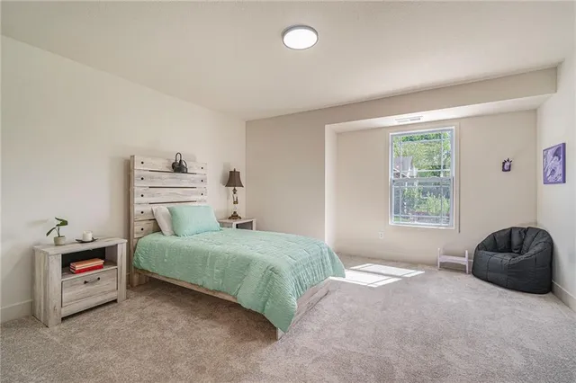 $585,000 | 7044 Glenn Lane, Parkville, MO 64152