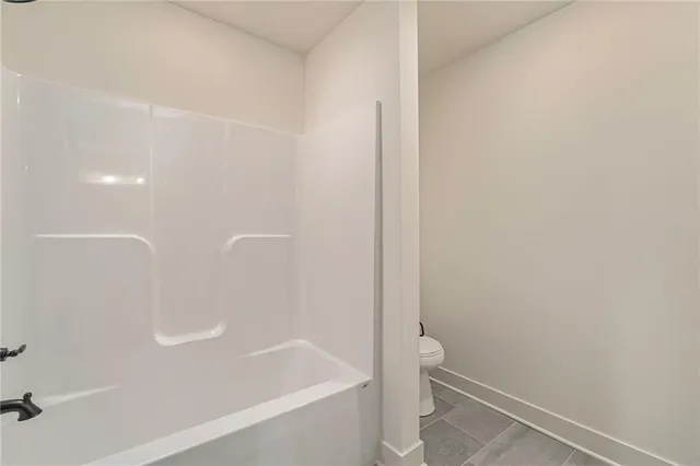 $585,000 | 7044 Glenn Lane, Parkville, MO 64152