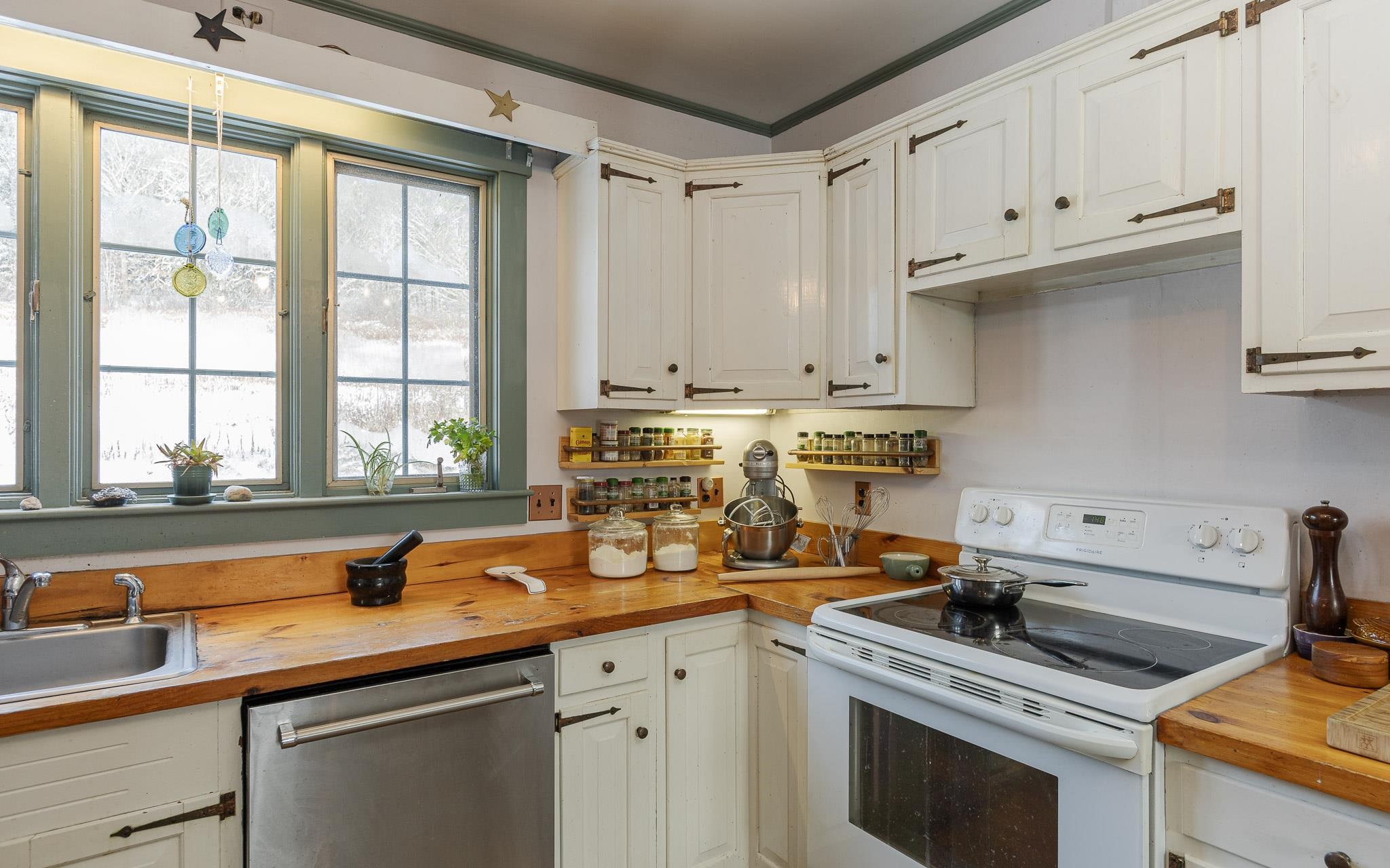 658 Main Street Marlborough, NH 03455 - Photo 5 of 47