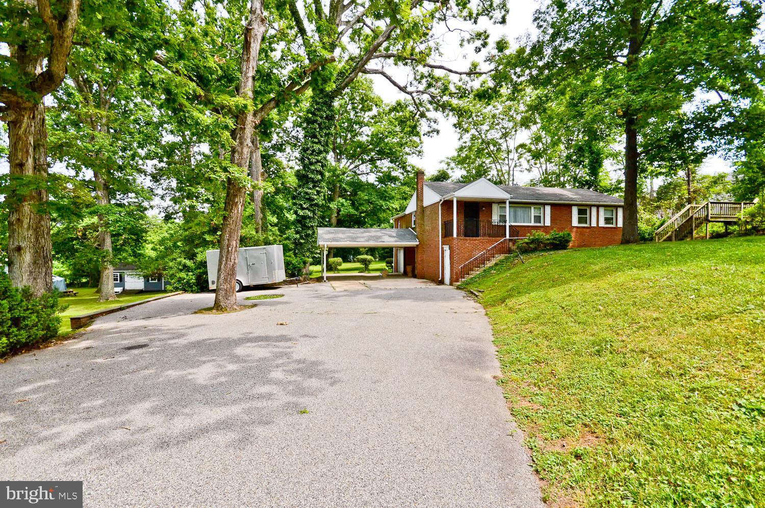 11420 Fort Washington Road Fort Washington, MD 20744 - Photo 3 of 45 Driveway in Front