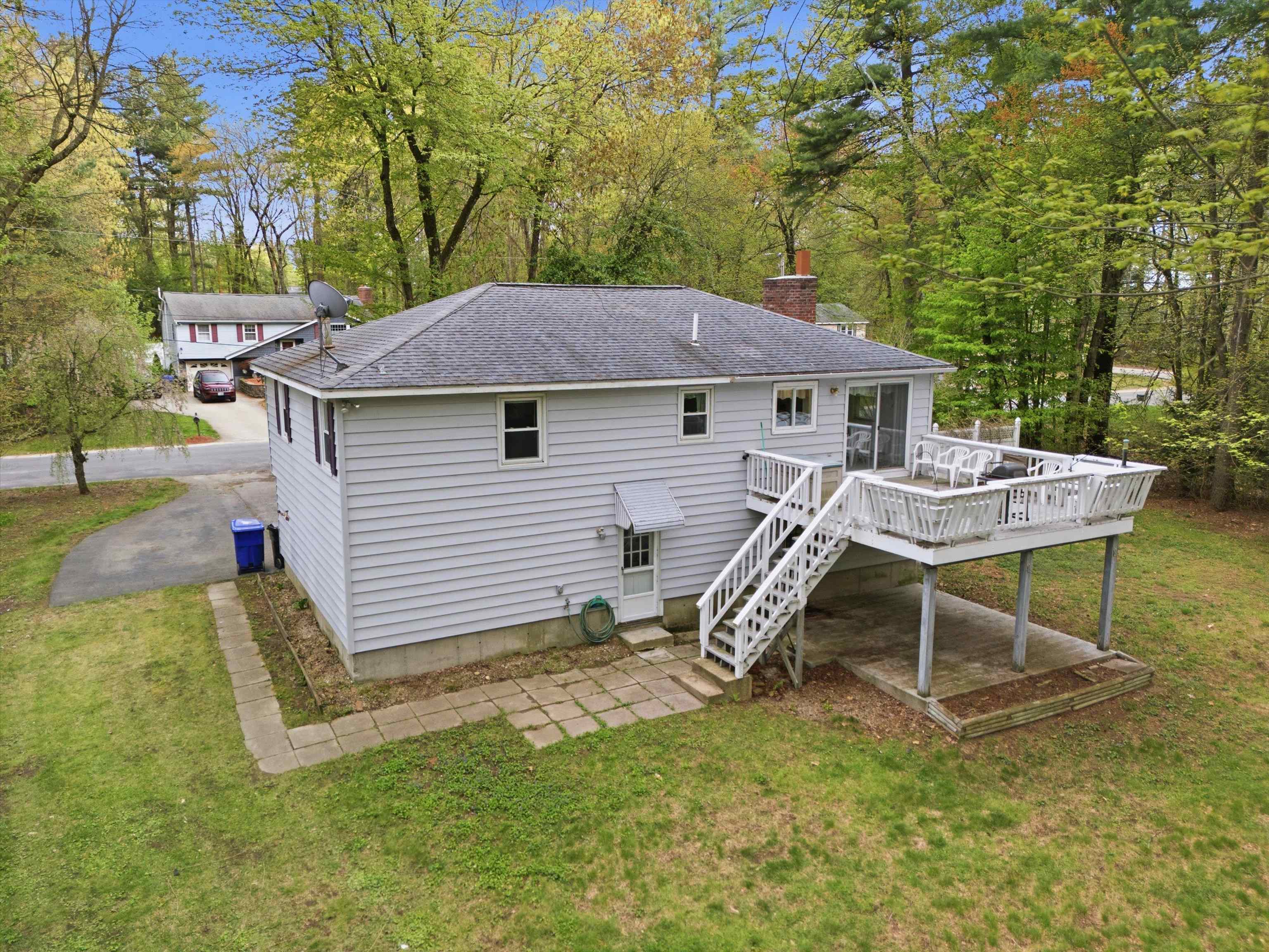 4 Timothy Lane Hudson, NH 03051 - Photo 47 of 53