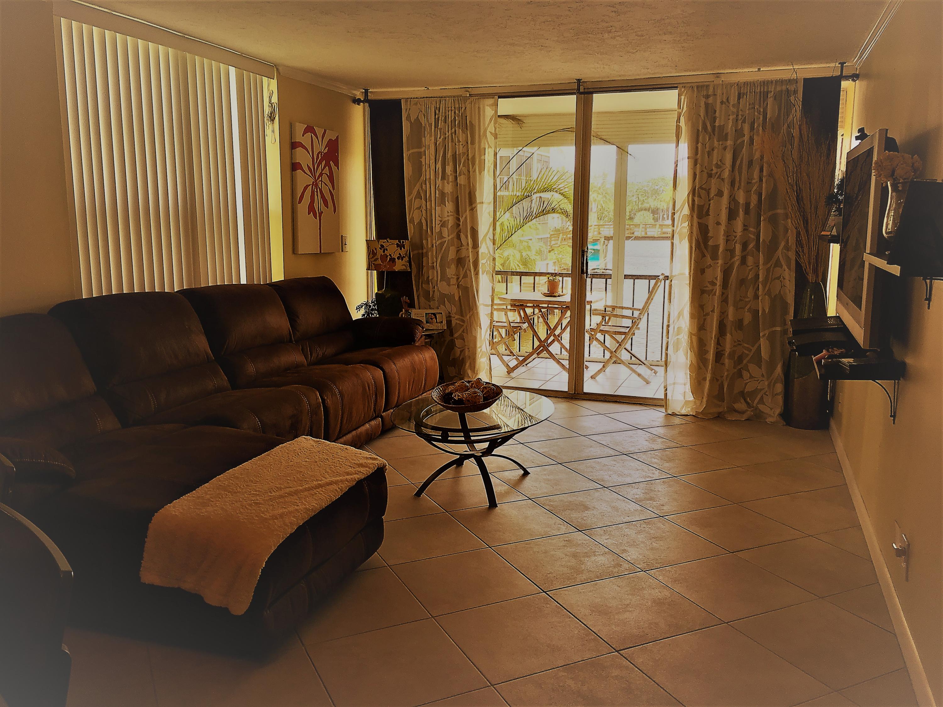 4 Royal Palm Way, Unit 201 Boca Raton, FL 33432 - Photo 13 of 34 Great room