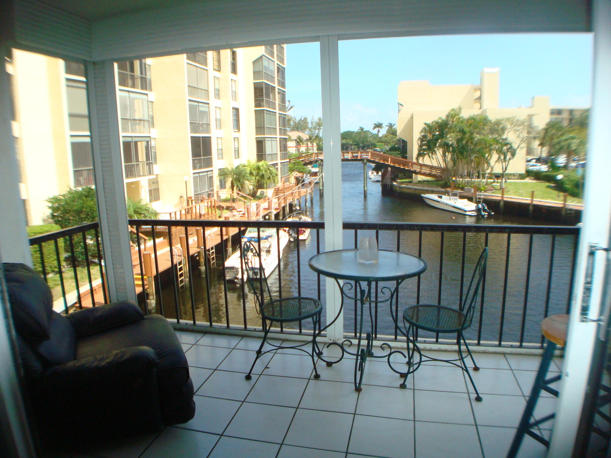 4 Royal Palm Way, Unit 201 Boca Raton, FL 33432 - Photo 25 of 34 Patio view 2