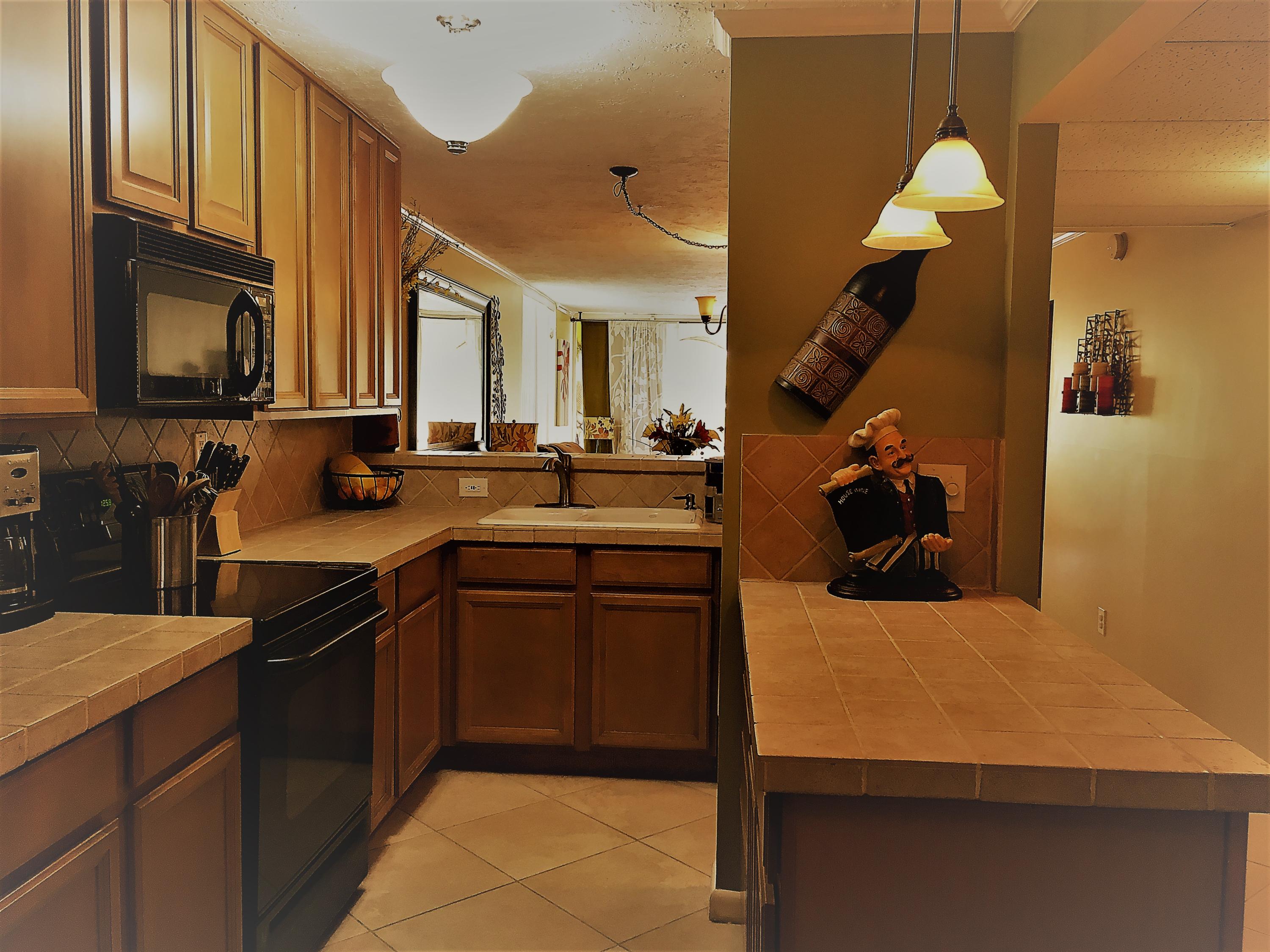 4 Royal Palm Way, Unit 201 Boca Raton, FL 33432 - Photo 3 of 34 Kitchen b
