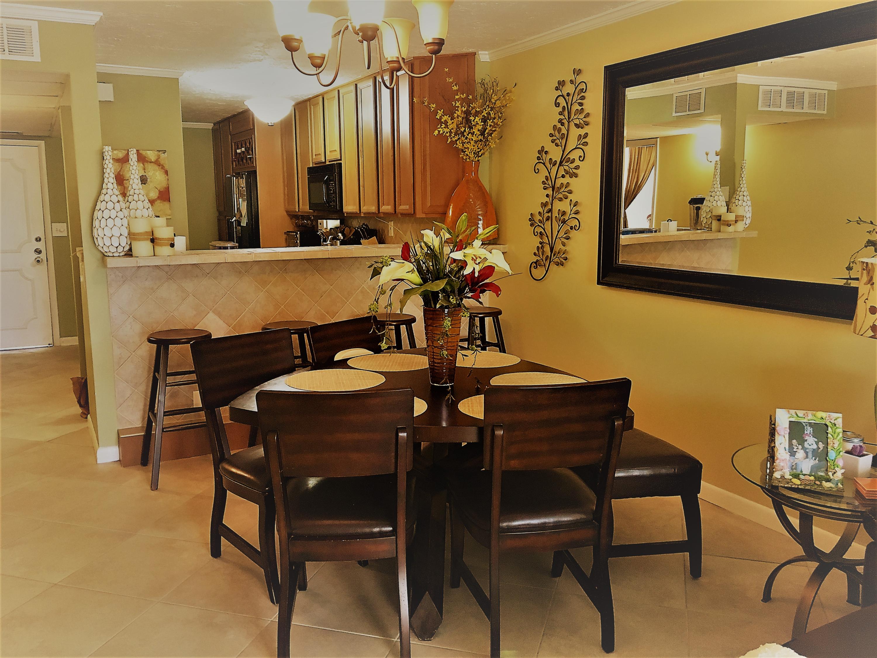 4 Royal Palm Way, Unit 201 Boca Raton, FL 33432 - Photo 8 of 34 Dining area a