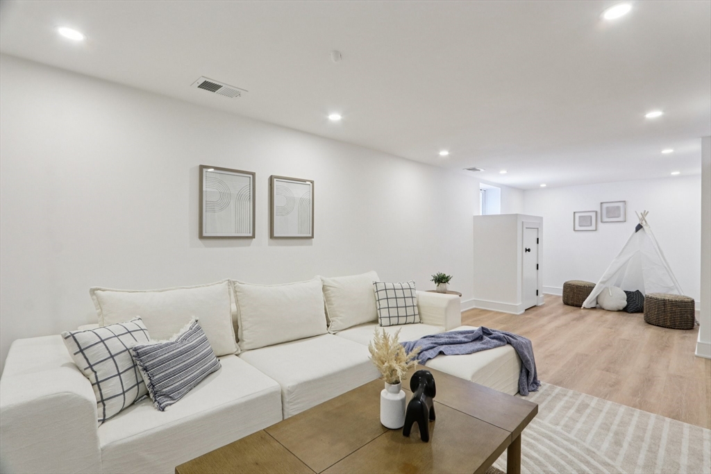 142 Bacon Street Natick, MA 01760 - Photo 21 of 42