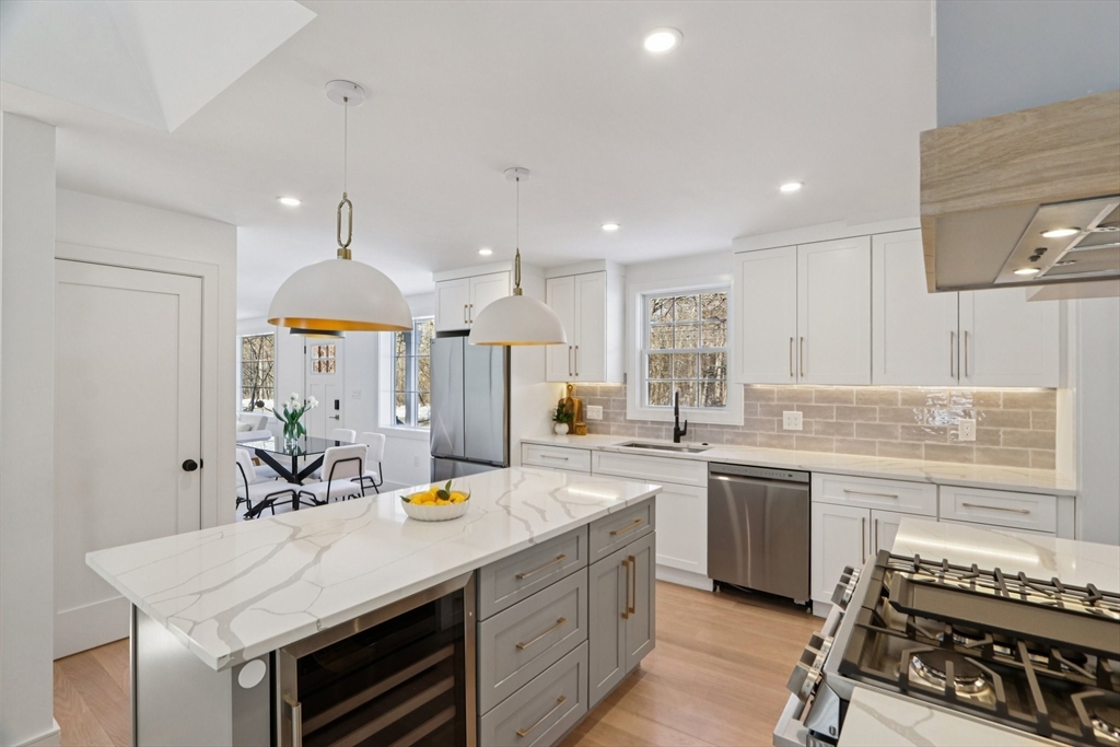 142 Bacon Street Natick, MA 01760 - Photo 3 of 42