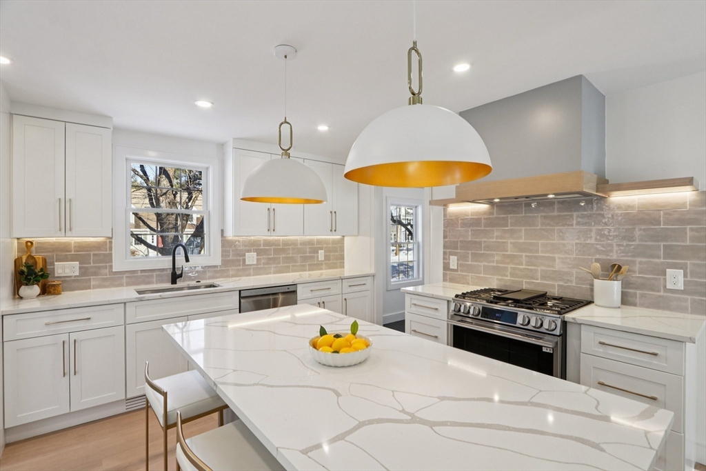 142 Bacon Street Natick, MA 01760 - Photo 4 of 42