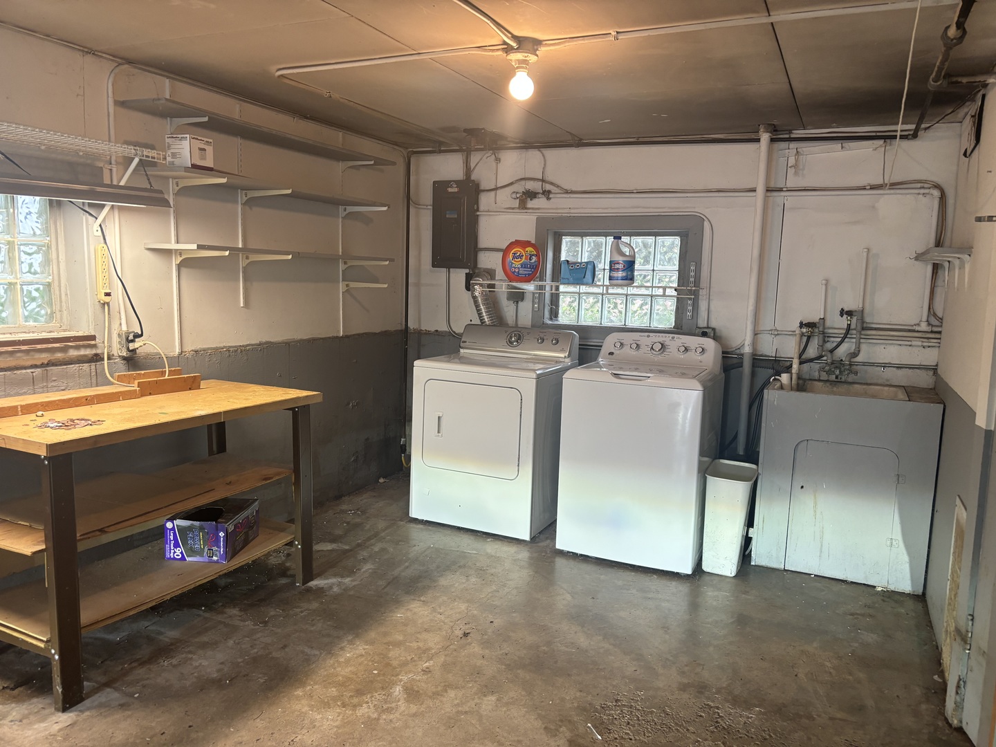 80 Williamsburg Road Evanston, IL 60203 - Photo 20 of 28 a utility room with dryer and washer