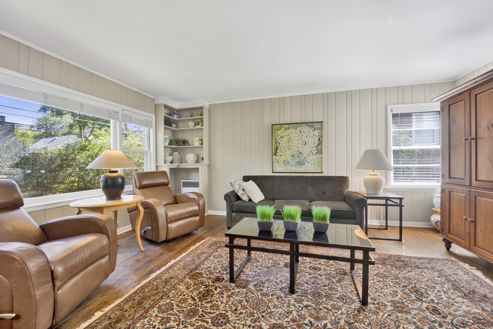 80 Williamsburg Road Evanston, IL 60203 - Photo 9 of 28 a living room with furniture and a large window