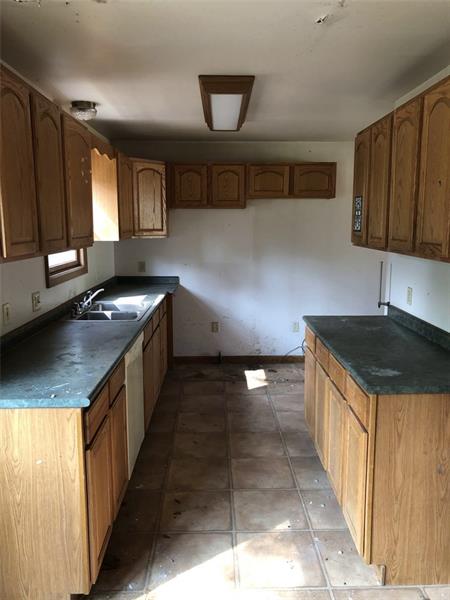 14222 Winchester Road Trafford, PA 15085 - Photo 9 of 24 Gallery Image 9