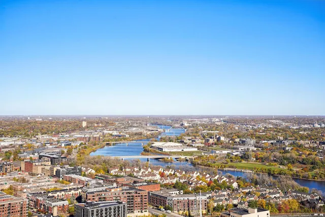 $2,999,000 | 255 Hennepin Avenue, Unit 3305, Minneapolis, MN 55401