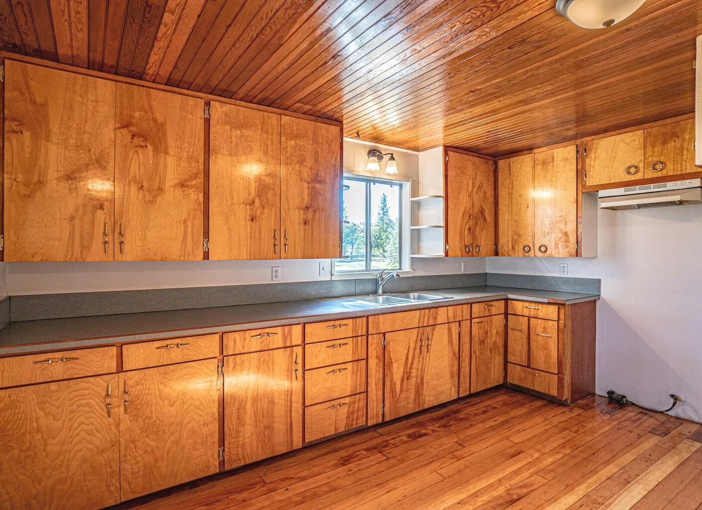 778 Ragsdale Road Trail, OR 97541 - Photo 34 of 48 Rental Kitchen