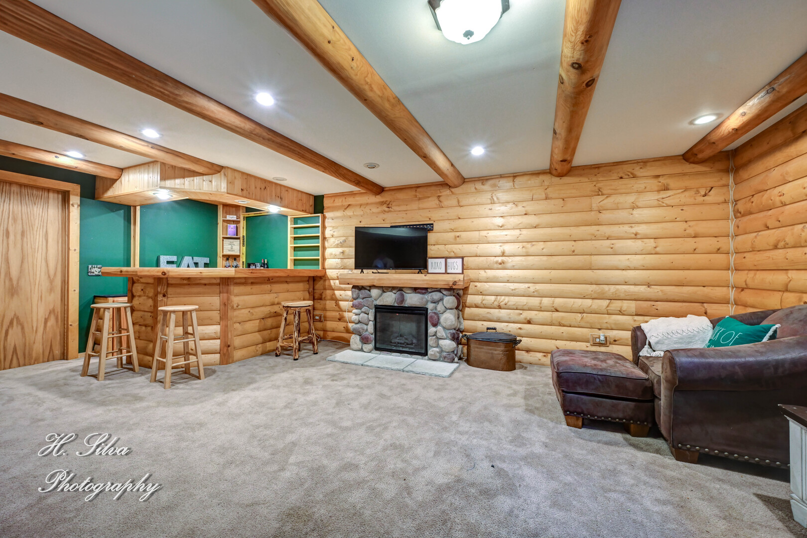 602 Spring Drive Marengo, IL 60152 - Photo 19 of 25 a living room with furniture and a flat screen tv