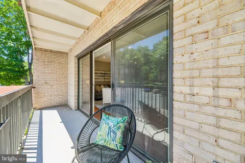 $240,000 | 3220 South 28th Street, Unit 304, Alexandria, VA 22302
