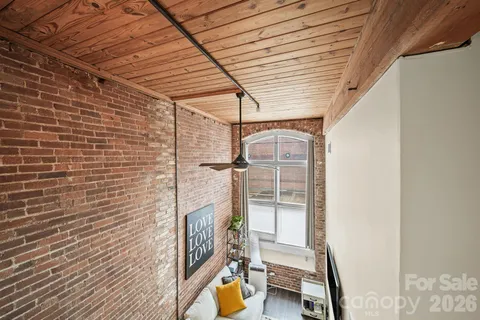$165,000 | 201 South Hoskins Road, Unit 129, Charlotte, NC 28208