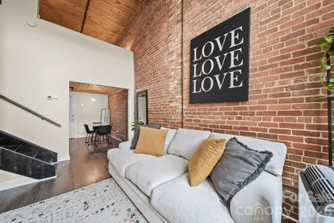 $165,000 | 201 South Hoskins Road, Unit 129, Charlotte, NC 28208
