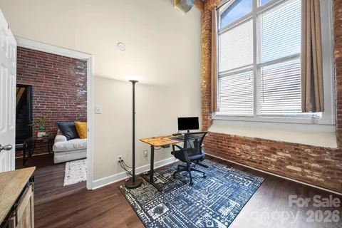 $165,000 | 201 South Hoskins Road, Unit 129, Charlotte, NC 28208
