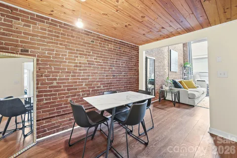 $165,000 | 201 South Hoskins Road, Unit 129, Charlotte, NC 28208