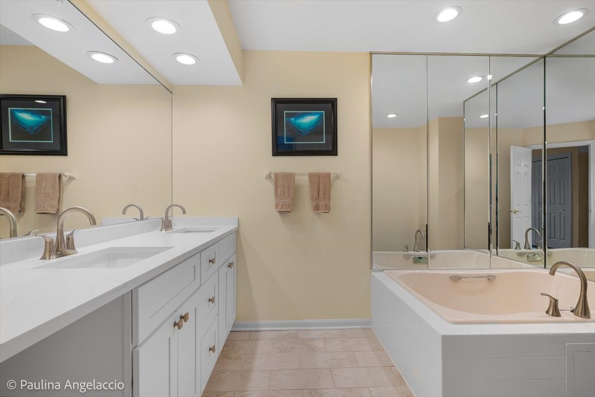 1417 West Shire Circle Inverness, IL 60067 - Photo 16 of 30