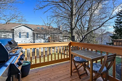 $430,000 | 262 Waverly Court, Willowbrook, IL 60527