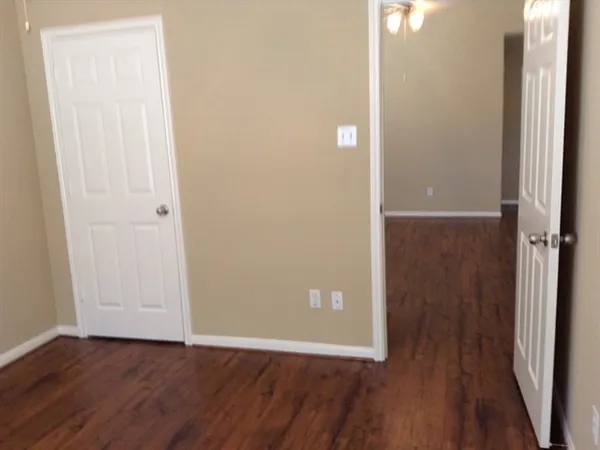 $2,155 | 1052 Shadow Glenn Drive, Conroe, TX 77301