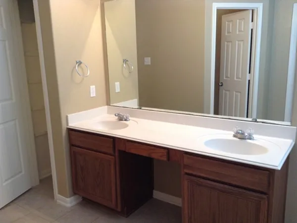 $2,155 | 1052 Shadow Glenn Drive, Conroe, TX 77301