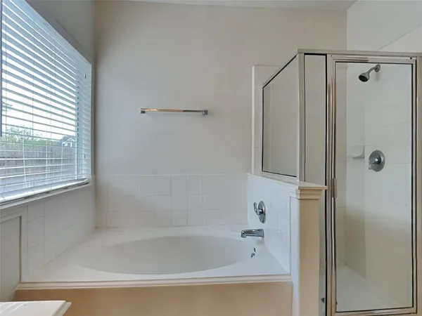 $2,155 | 1052 Shadow Glenn Drive, Conroe, TX 77301