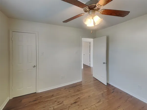 $2,155 | 1052 Shadow Glenn Drive, Conroe, TX 77301