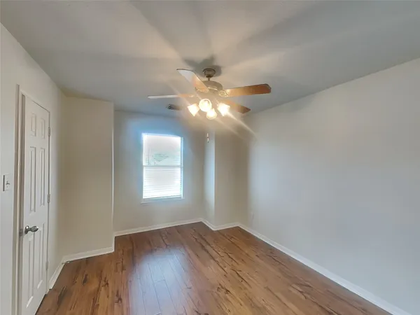$2,155 | 1052 Shadow Glenn Drive, Conroe, TX 77301