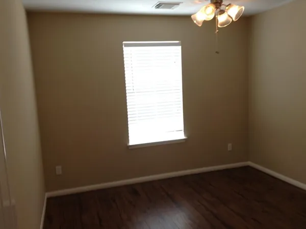 $2,155 | 1052 Shadow Glenn Drive, Conroe, TX 77301