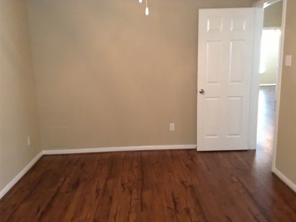 $2,155 | 1052 Shadow Glenn Drive, Conroe, TX 77301