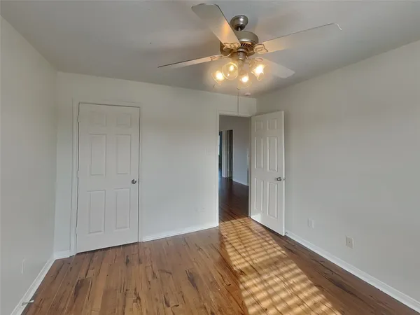 $2,155 | 1052 Shadow Glenn Drive, Conroe, TX 77301