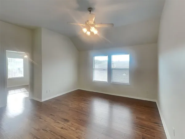 $2,155 | 1052 Shadow Glenn Drive, Conroe, TX 77301