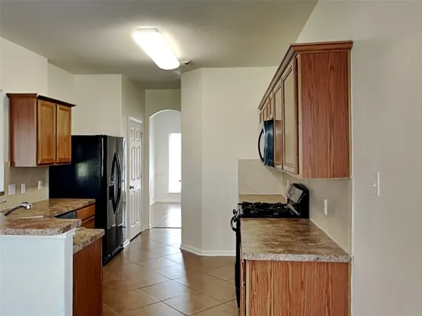 $2,155 | 1052 Shadow Glenn Drive, Conroe, TX 77301