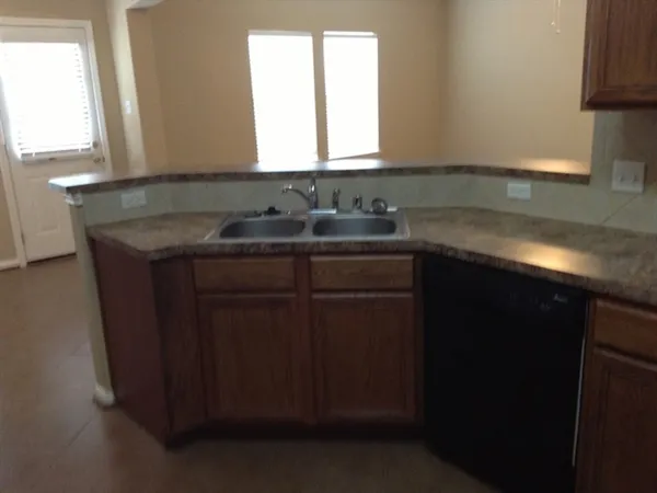 $2,155 | 1052 Shadow Glenn Drive, Conroe, TX 77301